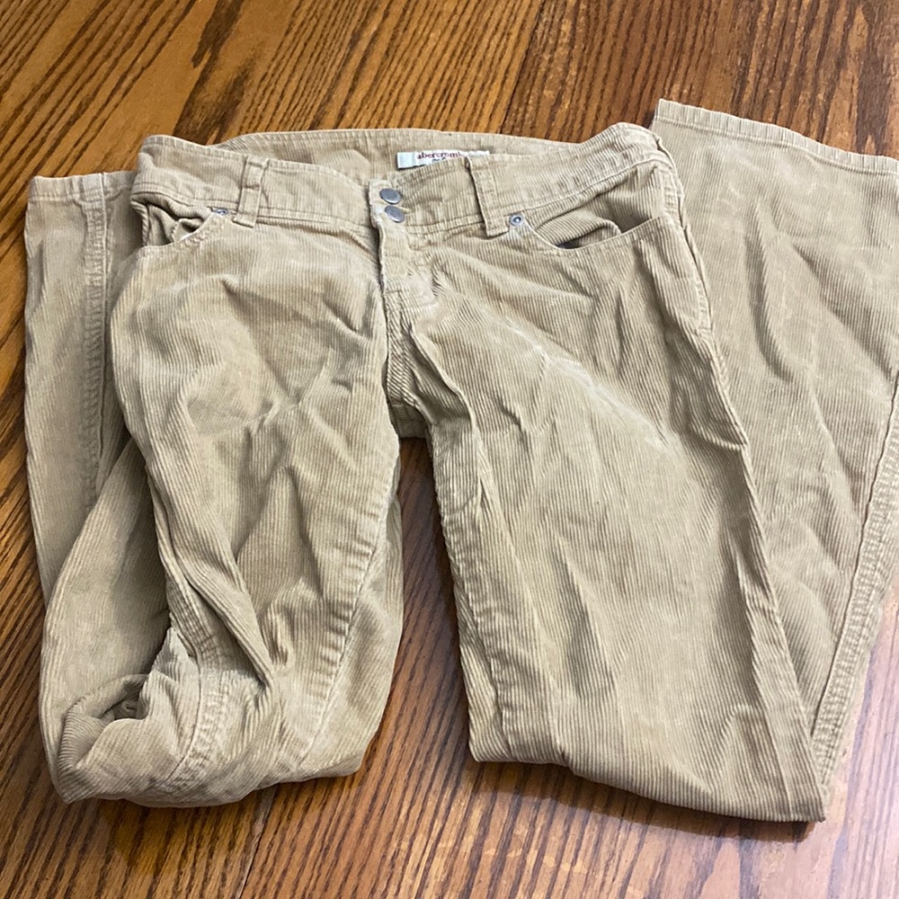 Stylish wide leg brown ribbed pants!